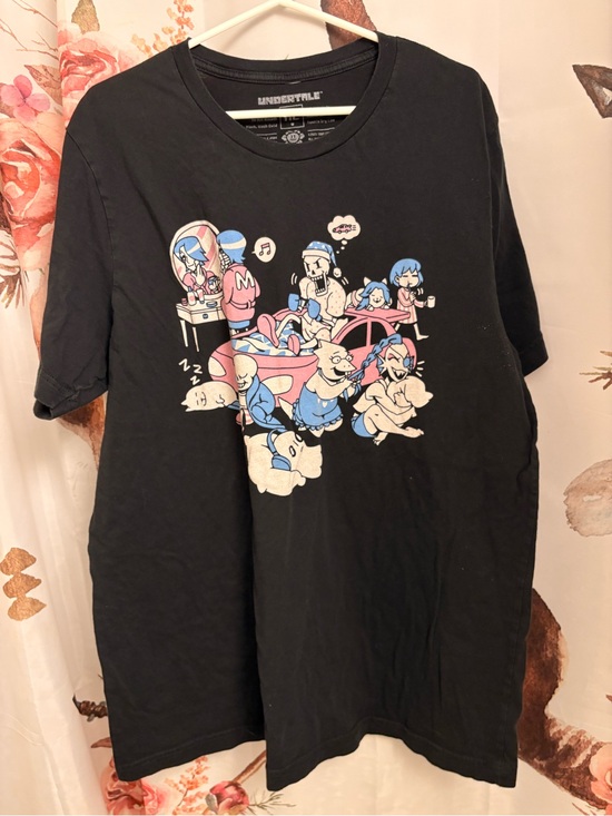 Undertale Tops - Ladies XL Graphic T-Shirt - Characters Print